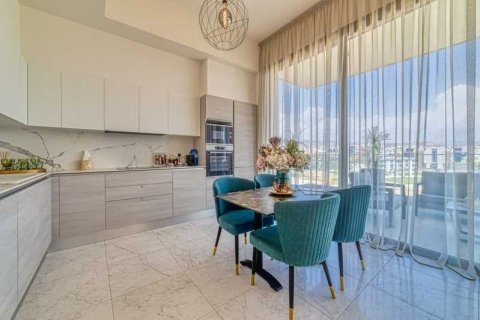 2 dormitorios Apartment en Limassol, Cyprus No. 81425 3