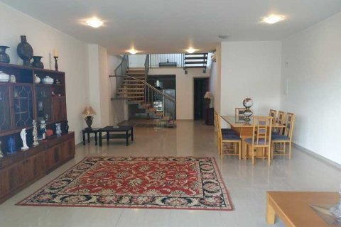 4 bedrooms Apartment in Agios Tychonas, Cyprus No. 33781 1