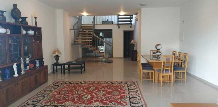 4 bedrooms Apartment in Agios Tychonas, Cyprus No. 33781