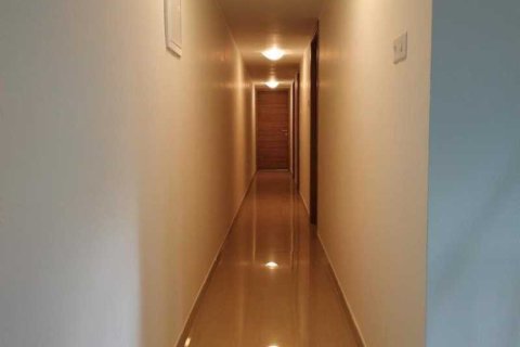 4 bedrooms Apartment in Agios Tychonas, Cyprus No. 33781 6