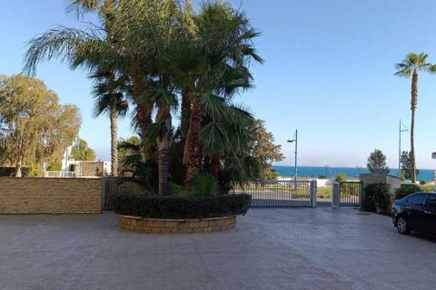 4 bedrooms Apartment in Agios Tychonas, Cyprus No. 33781 7