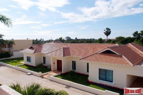 4 bedrooms Villa in Pattaya, Thailand No. 96821 9