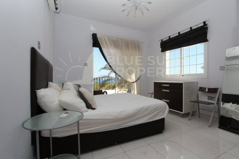 4 bedrooms Villa in Paralimni, Cyprus No. 36587 11