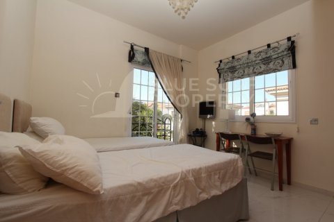4 bedrooms Villa in Paralimni, Cyprus No. 36587 16