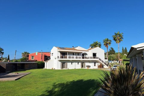 368m² House in Corfu, Greece No. 107790 2