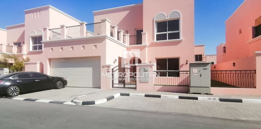 4 dormitorios Villa en Nadd Al Sheba, UAE No. 119610
