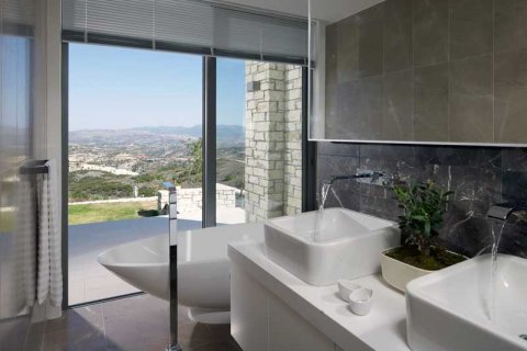 3 bedrooms Villa in Tsada, Cyprus No. 46032 11