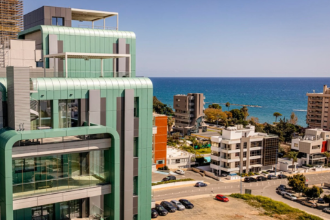 4 dormitorios Apartment en Agios Tychonas, Cyprus No. 45585 2
