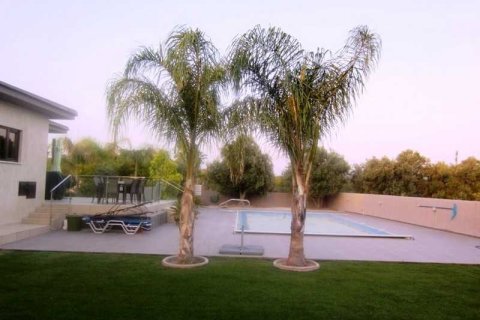 5 bedrooms House in Zygi, Cyprus No. 29536 8