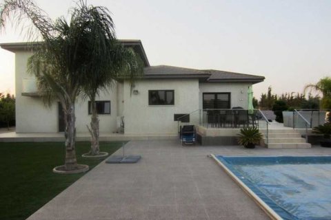 5 bedrooms House in Zygi, Cyprus No. 29536 4