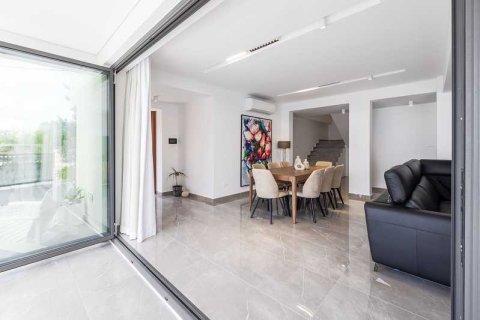 Дом с 3 спальнями в Месоги, Кипр №40291 1