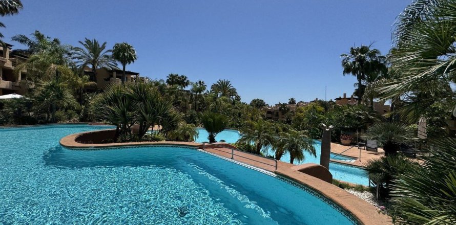 Квартира с 3 спальнями в Малага, Испания №111035