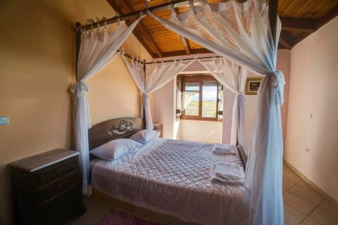 3 bedrooms House in Euboea, Greece No. 54318 9