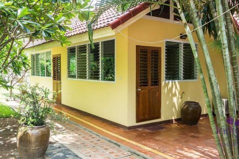 4 bedrooms House in Chiang Mai, Thailand No. 97651 6