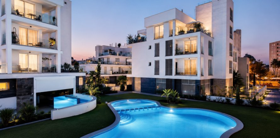 4 bedrooms Apartment in Palmanova, Spain No. 127770