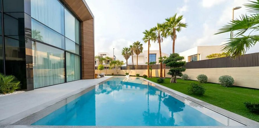 6 bedrooms Villa in Al Marjan Island, UAE No. 125073