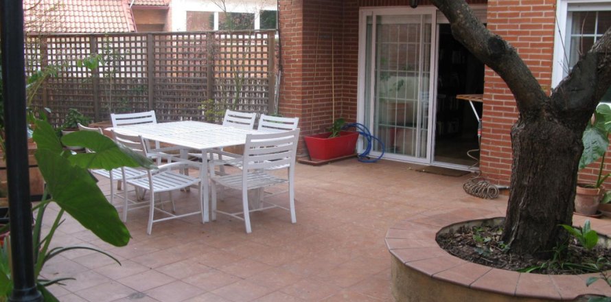 5 bedrooms Properties in Thanh Son, Vietnam No. 26193