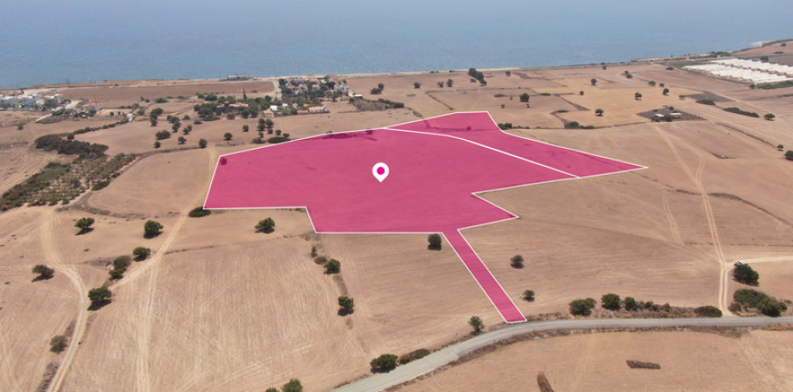 Commercial property en Agios Theodoros, Cyprus No. 36324