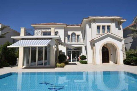 5 bedrooms Villa in Pervolia, Cyprus No. 100397 2