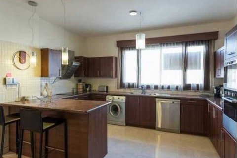 3 bedrooms Apartment in Germasogeia, Cyprus No. 32849 3