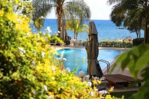 3 bedrooms Apartment in Germasogeia, Cyprus No. 32849 9