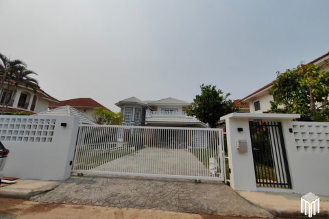 4 bedrooms House in Chiang Mai, Thailand No. 97889 1