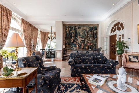 9 bedrooms Villa in Antibes, France No. 78593 8