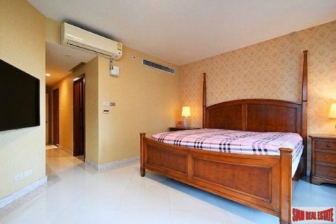 3 bedrooms House in Bangkok, Thailand No. 96616 11