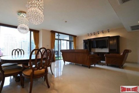 3 bedrooms House in Bangkok, Thailand No. 96616 17