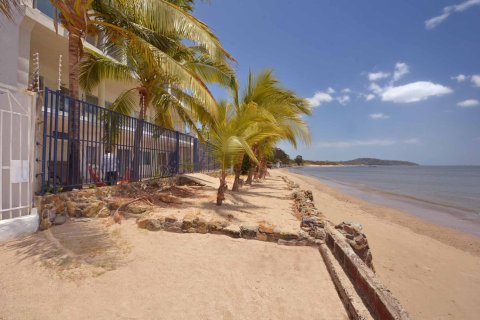 9 bedrooms House in Veracruz, Panama No. 70597 15