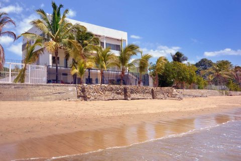 9 bedrooms House in Veracruz, Panama No. 70597 13