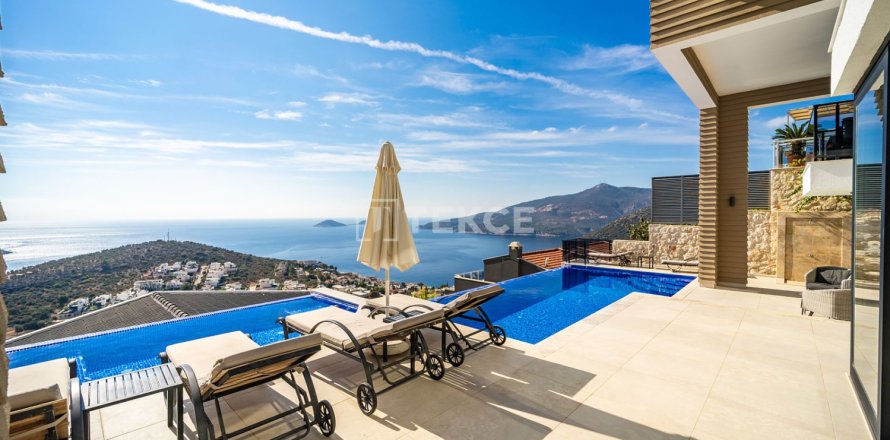 3 dormitorios Villa en Kas, Turkey No. 92991