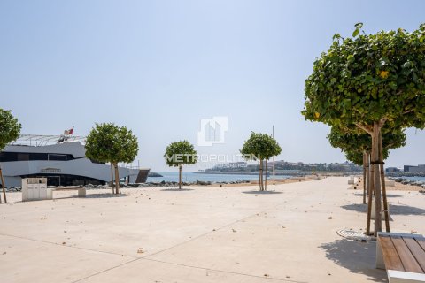2 dormitorios Apartment en EMAAR Beachfront, UAE No. 118486