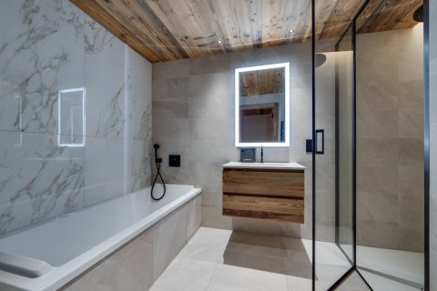 5 bedrooms Apartment in Val-d'Isere, France No. 99895 10