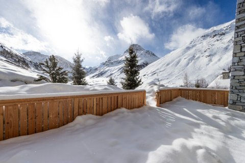 5 bedrooms Apartment in Val-d'Isere, France No. 99895 1