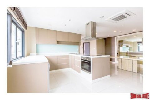 2 bedrooms Apartment in Bangkok, Thailand No. 96839 12