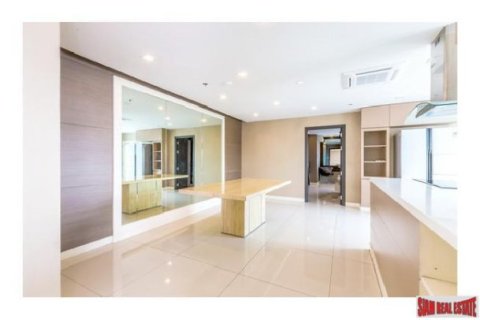 2 bedrooms Apartment in Bangkok, Thailand No. 96839 11