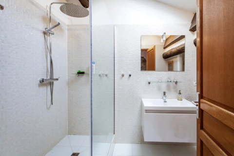 Квартира с 2 спальнями в Вильфранш-сюр-Мер, Франция №68124 6