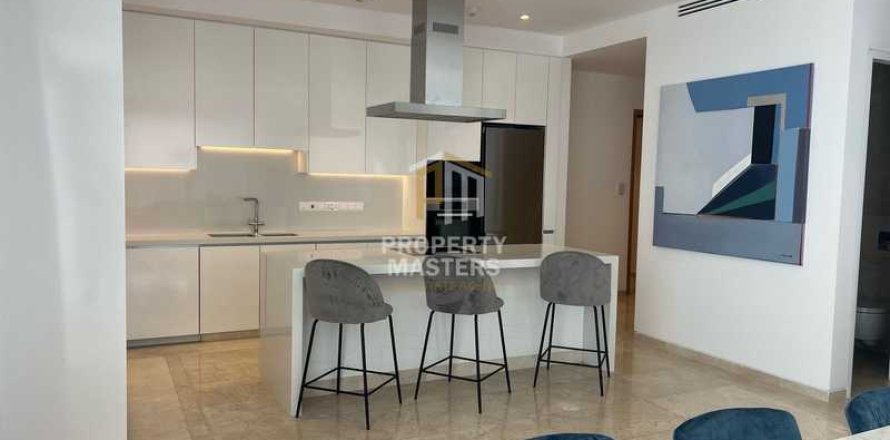 3 bedrooms Apartment in Paphos, Cyprus No. 103326