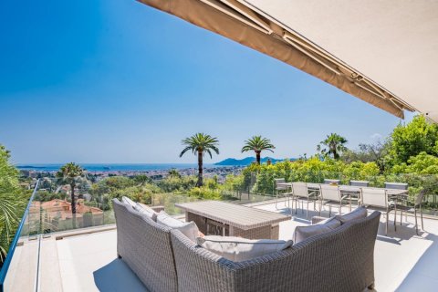 5 bedrooms Villa in Cannes, France No. 69141 13