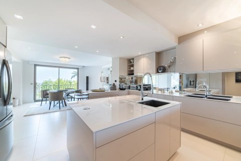 5 bedrooms Villa in Cannes, France No. 69141 6