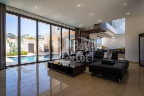 4 bedrooms Villa in Germasogeia, Cyprus No. 77185 2