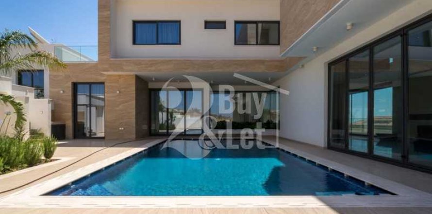 4 bedrooms Villa in Germasogeia, Cyprus No. 77185