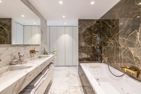 7 bedrooms Villa in Roquefort-les-Pins, France No. 69049 7