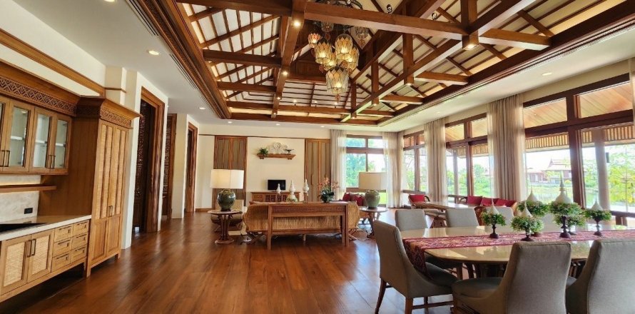 5 bedrooms House in Chiang Mai, Thailand No. 97615