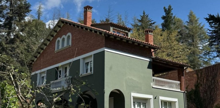 6 dormitorios House en Girona, Spain No. 99137