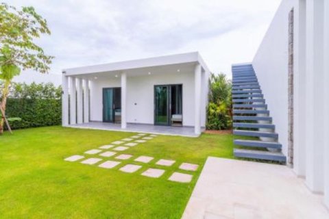 6 bedrooms Villa in Hua Hin, Thailand No. 95862 12