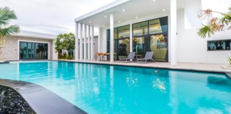 6 bedrooms Villa in Hua Hin, Thailand No. 95862