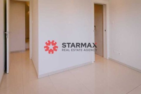 2 bedrooms Apartment in Germasogeia, Cyprus No. 82827 9