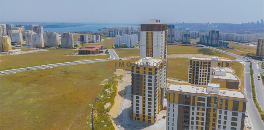 3 bedrooms Apartment in Istanbul, Turkey No. 80372